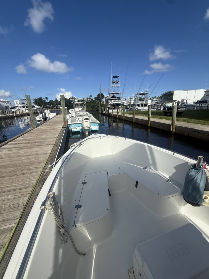 2005 Sailfish 206 CC