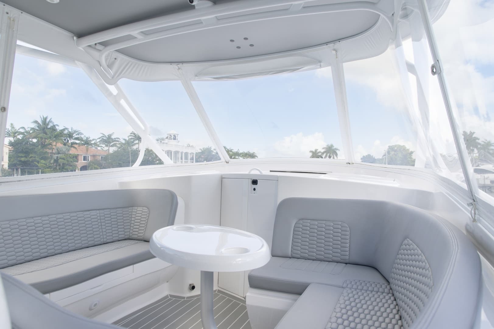 2021 Intrepid 409 Valor