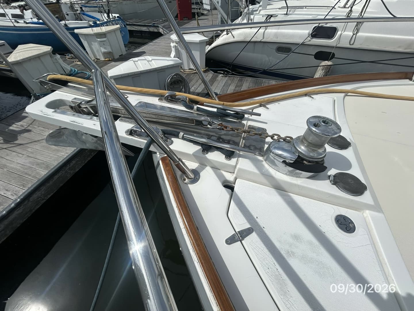 42' Sabre anchor windlass1