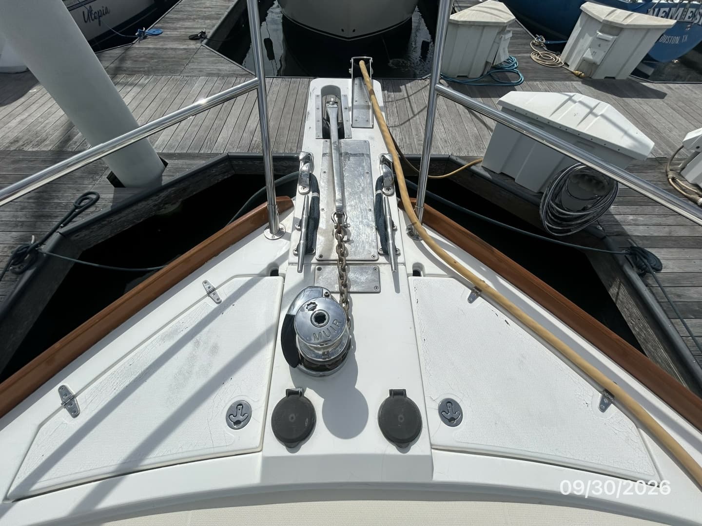 42' Sabre anchor windlass3