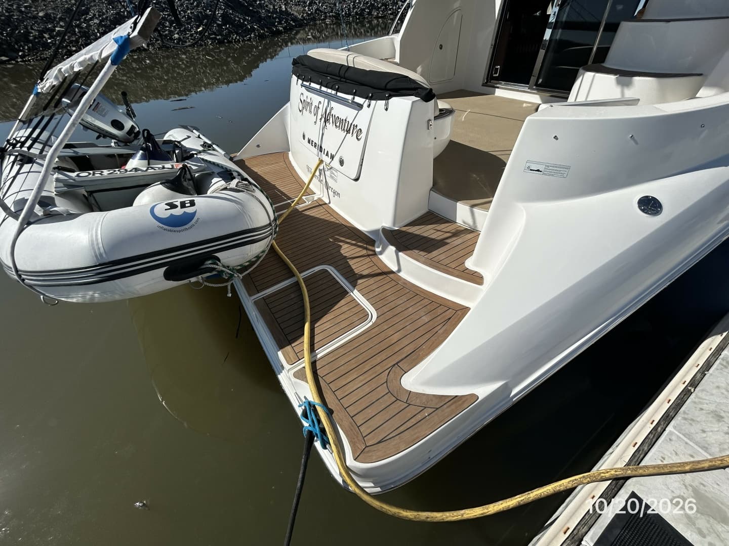 Meridian 441 swimplatform