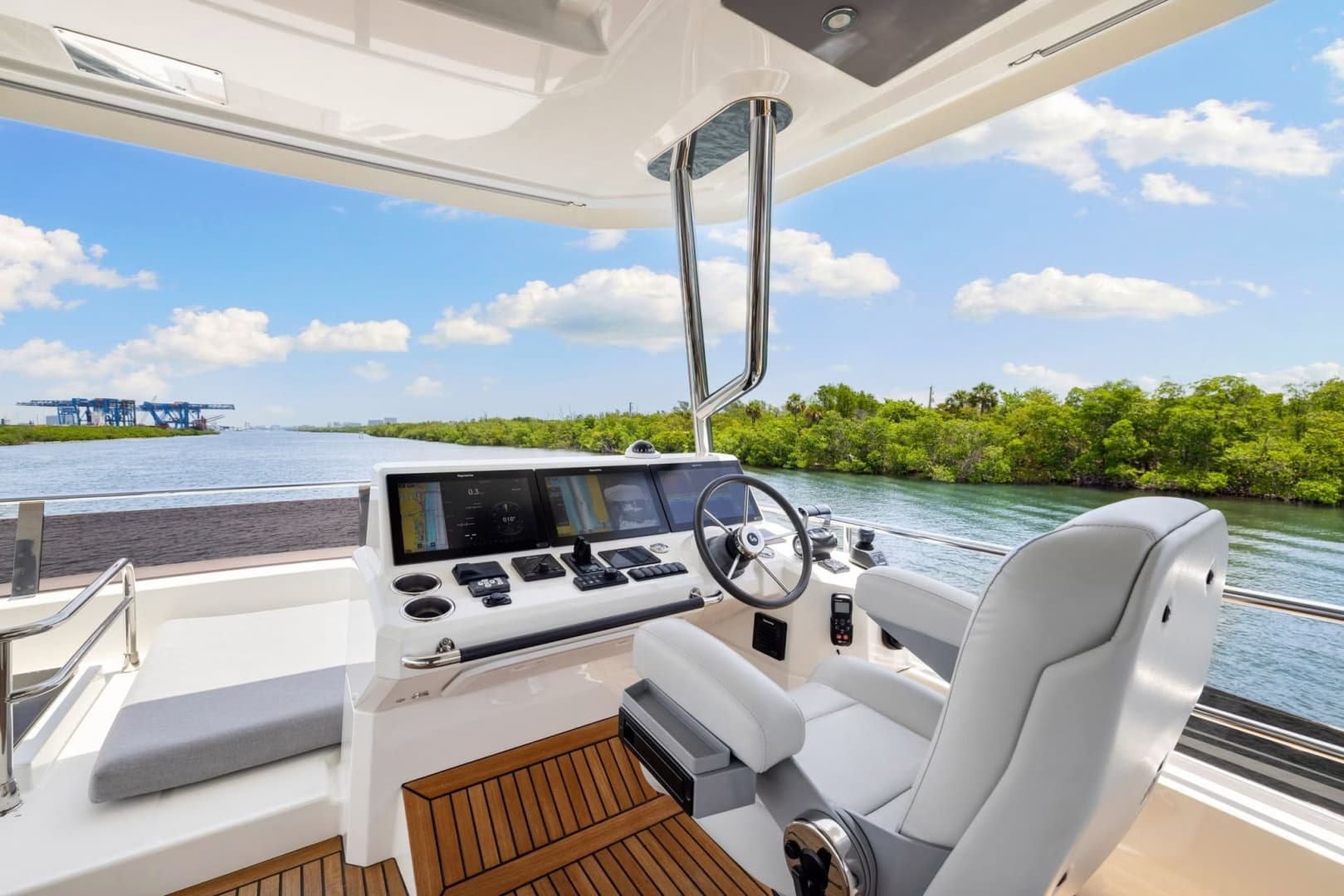 2022 Beneteau Grand Trawler 62