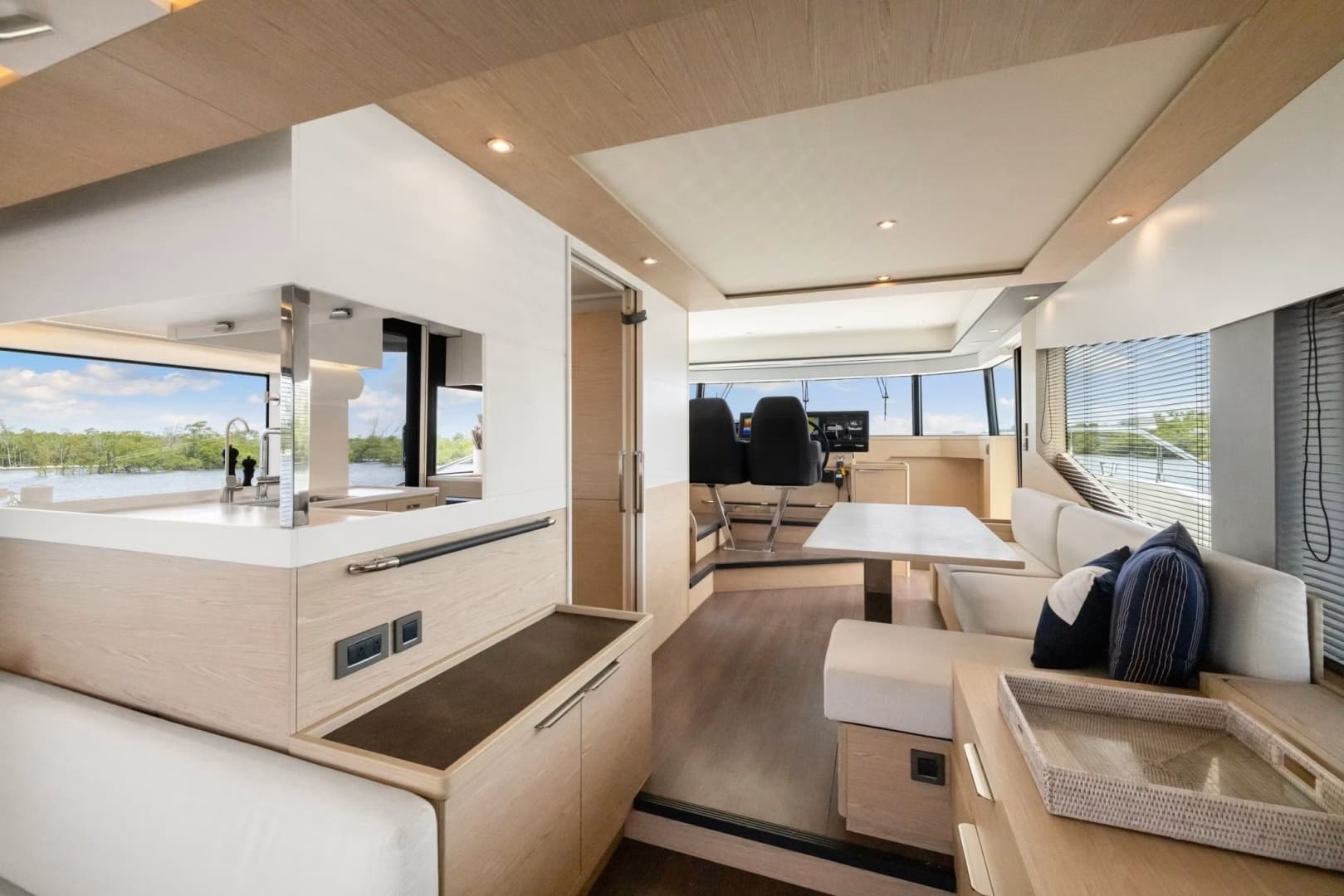 2022 Beneteau Grand Trawler 62