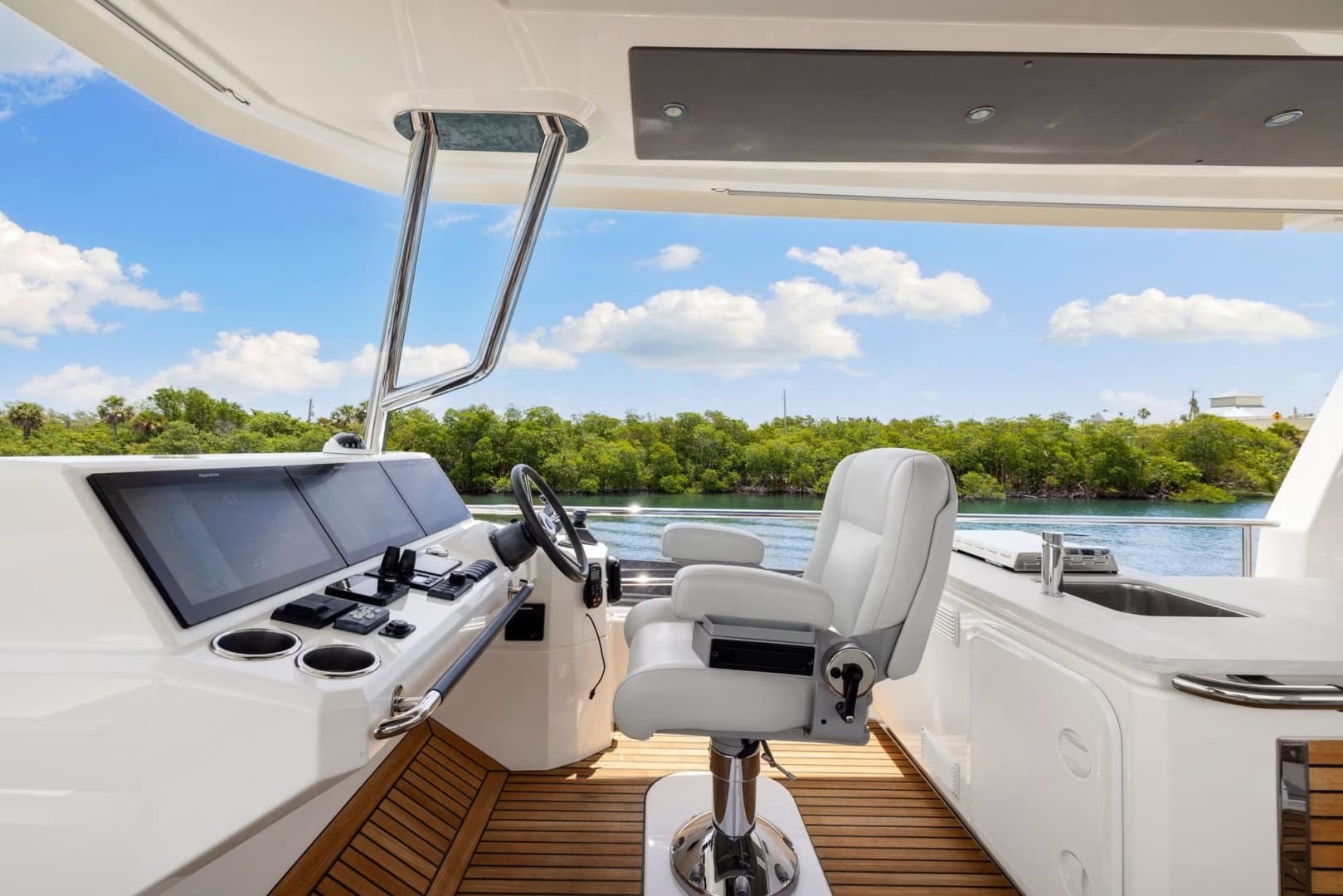 2022 Beneteau Grand Trawler 62