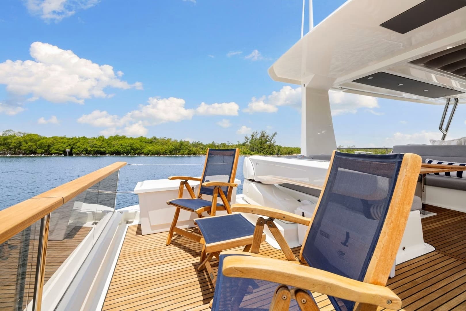 2022 Beneteau Grand Trawler 62