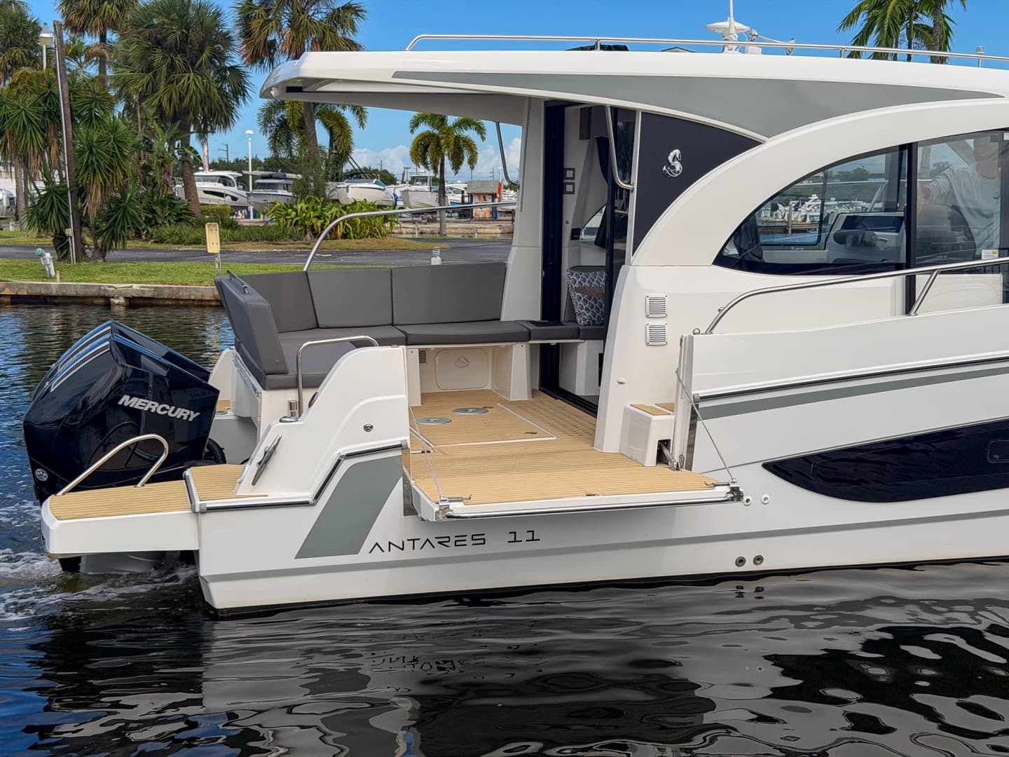 2024 Beneteau Antares 11 Coupe