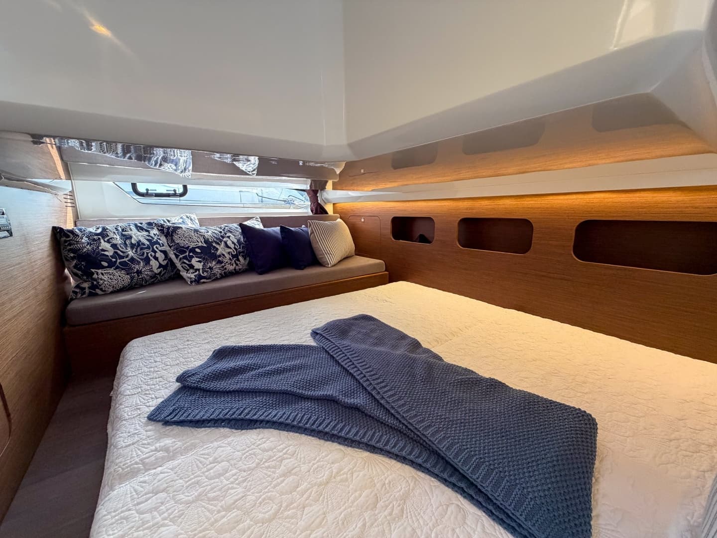 2024 Beneteau Antares 11 Coupe