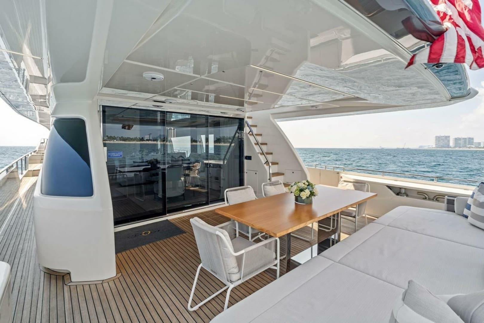 2022 Ferretti Yachts 850 Motoryacht
