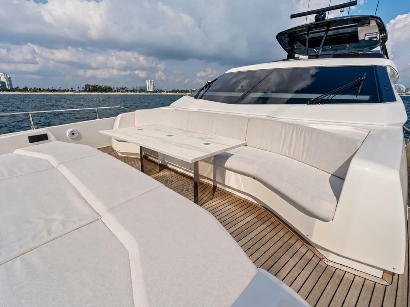 2022 Ferretti Yachts 850 Motoryacht