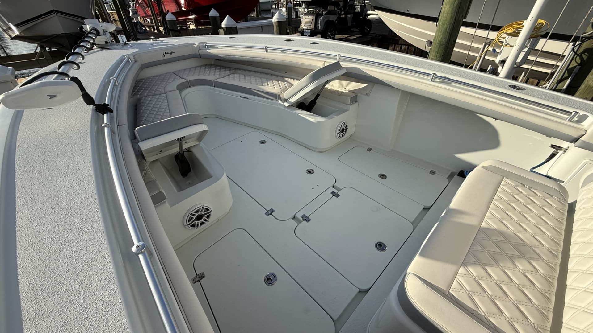 2022 Yellowfin 32 Offshore