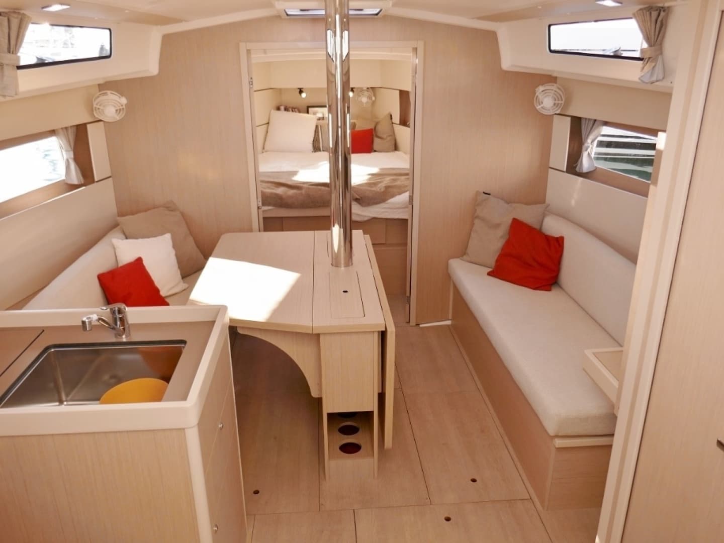 Beneteau Oceanis 38.1