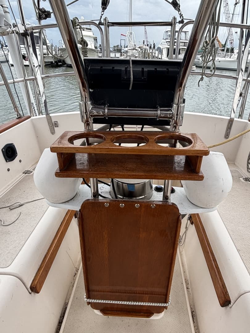 1987 Island Packet 31