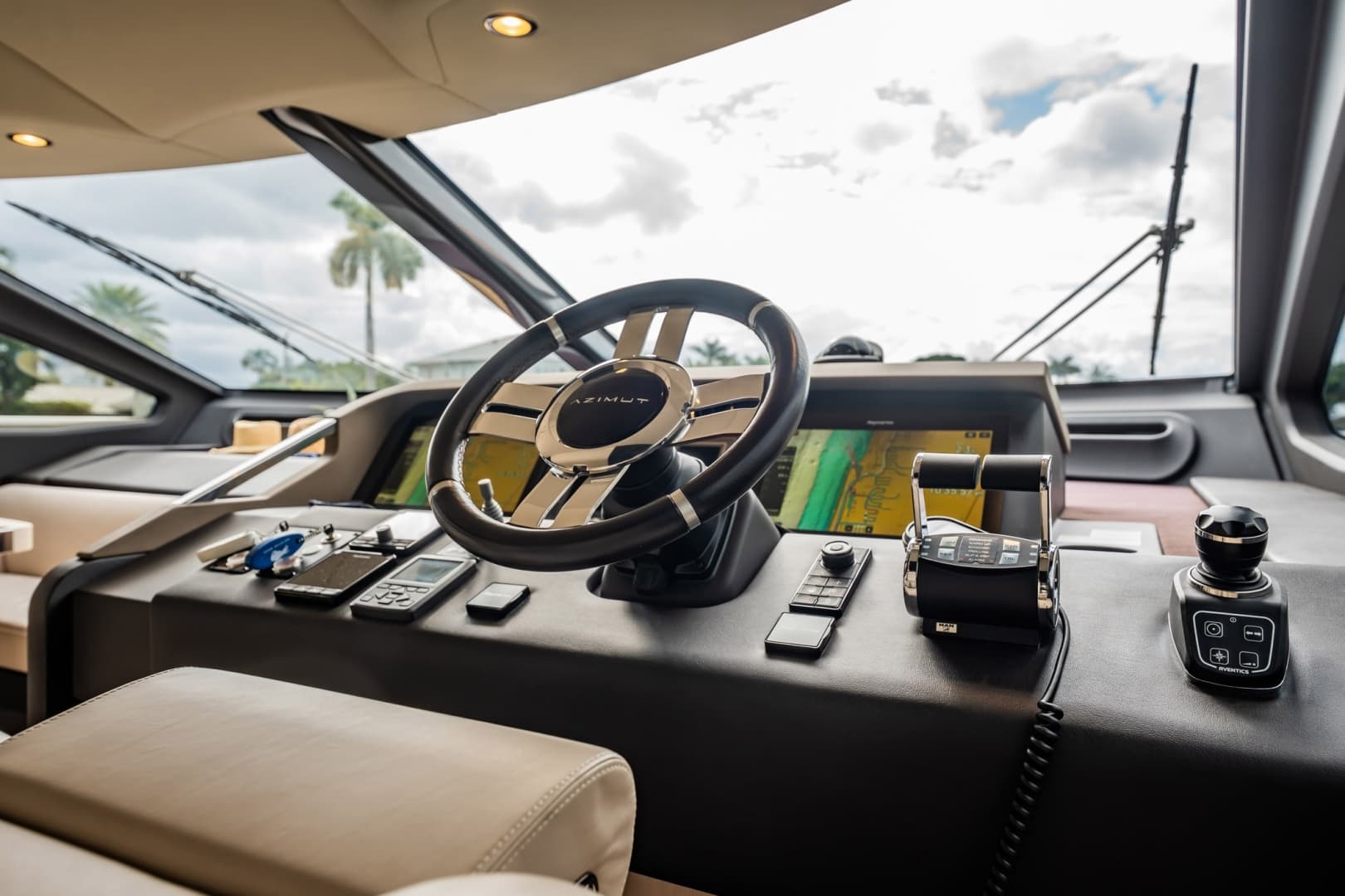 2020 Azimut Fly 72