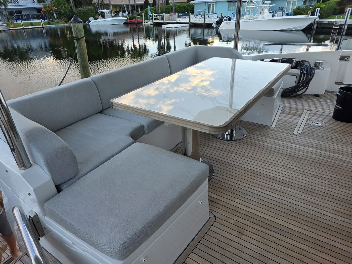 2020 Azimut Fly 72
