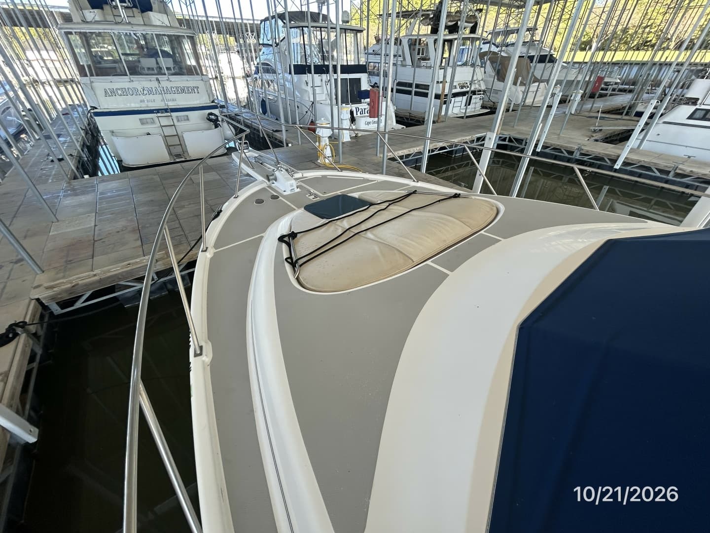 Bayliner 3988 foredeck2