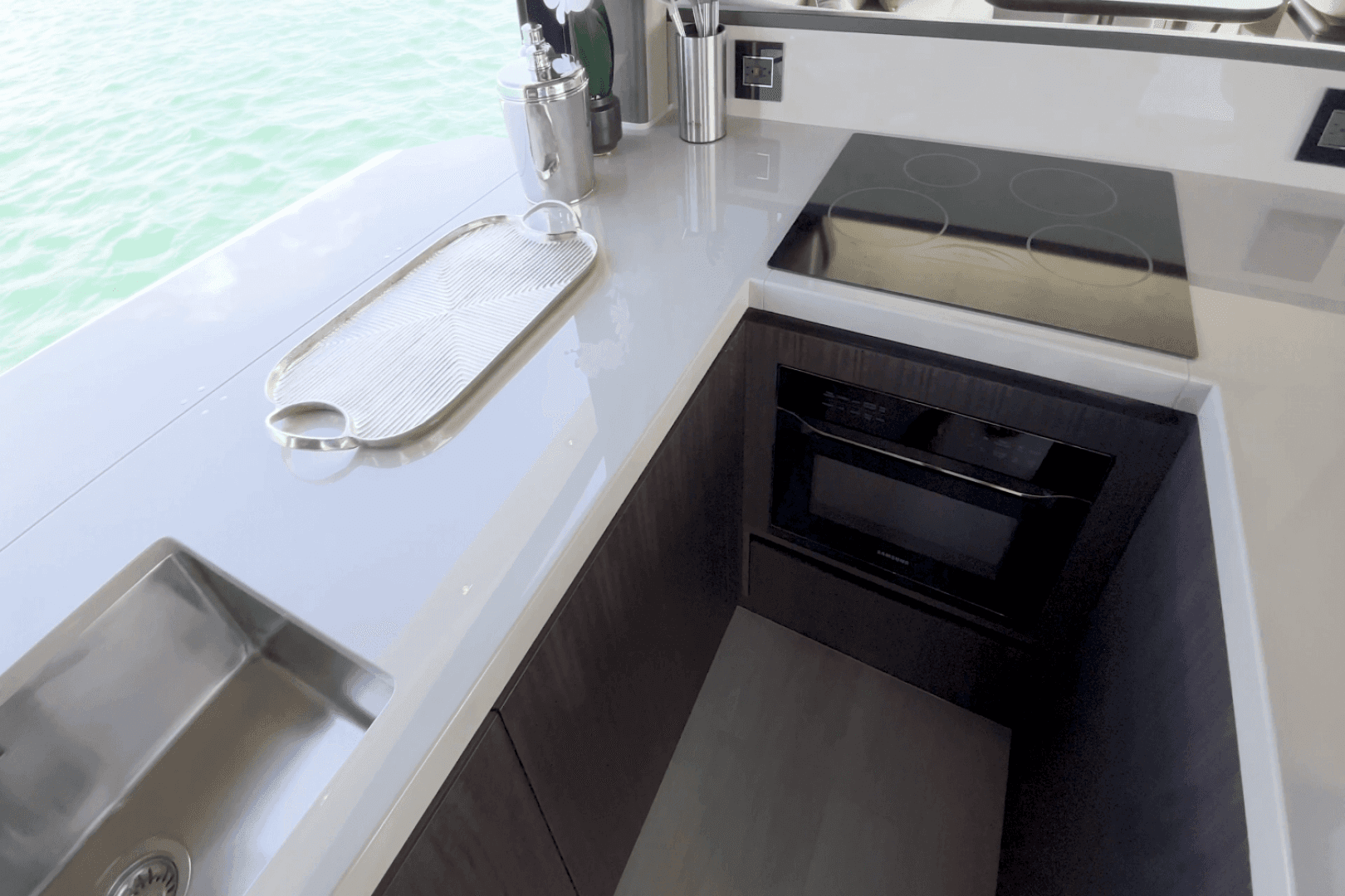 2024 Galeon 560 FLY