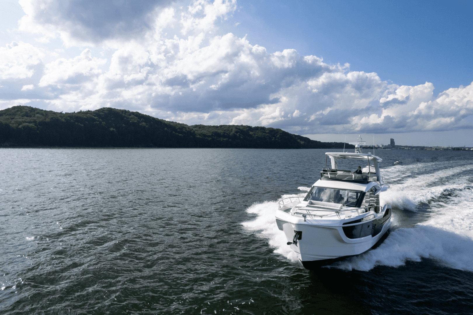 2024 Galeon 560 FLY