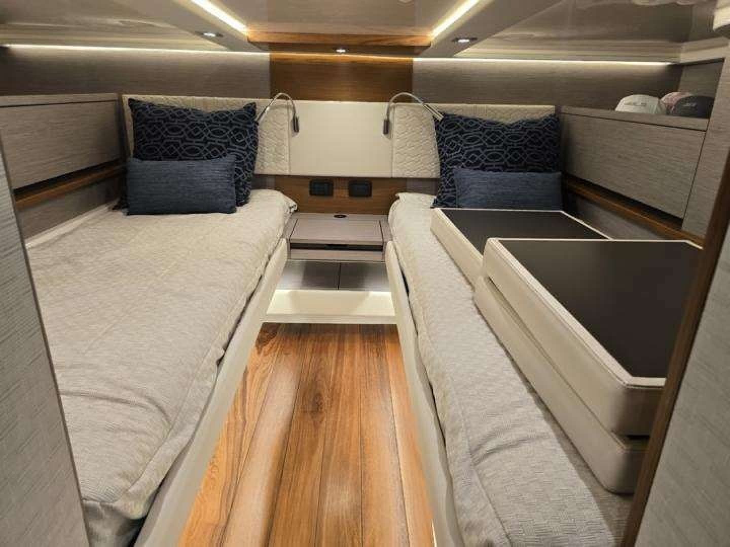 2022 Tiara Yachts 48 LS