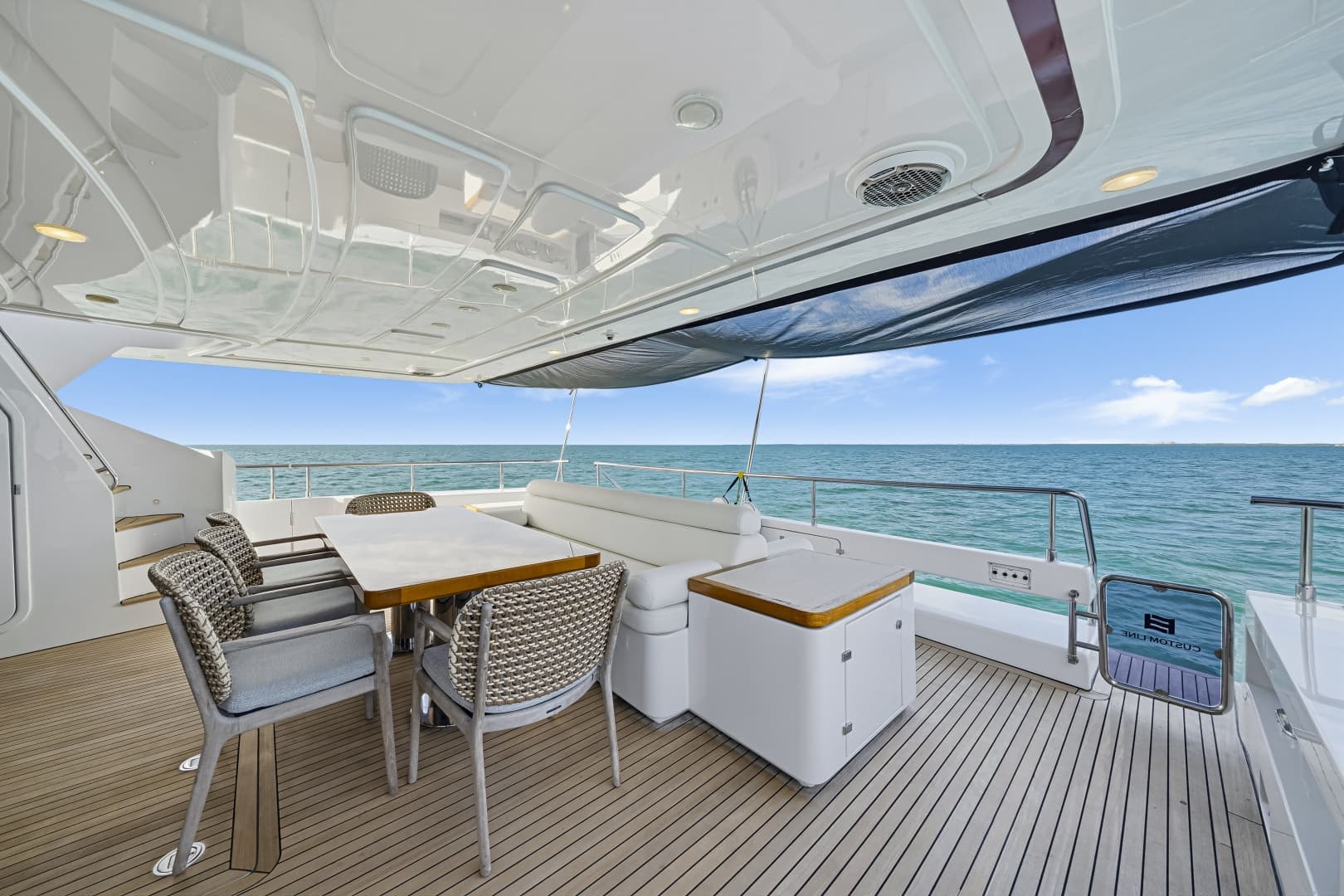 2016 Ferretti Yachts Custom Line