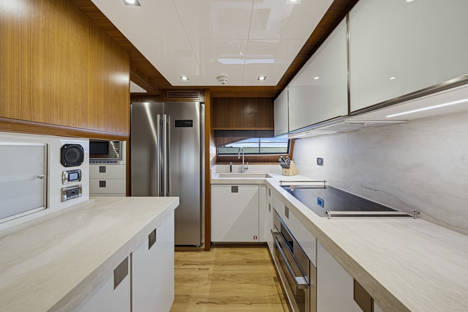 2016 Ferretti Yachts Custom Line