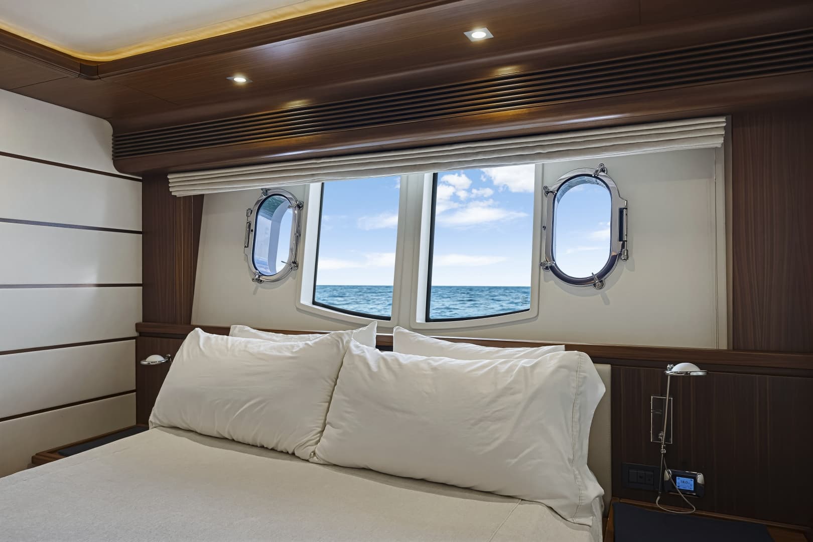 2016 Ferretti Yachts Custom Line