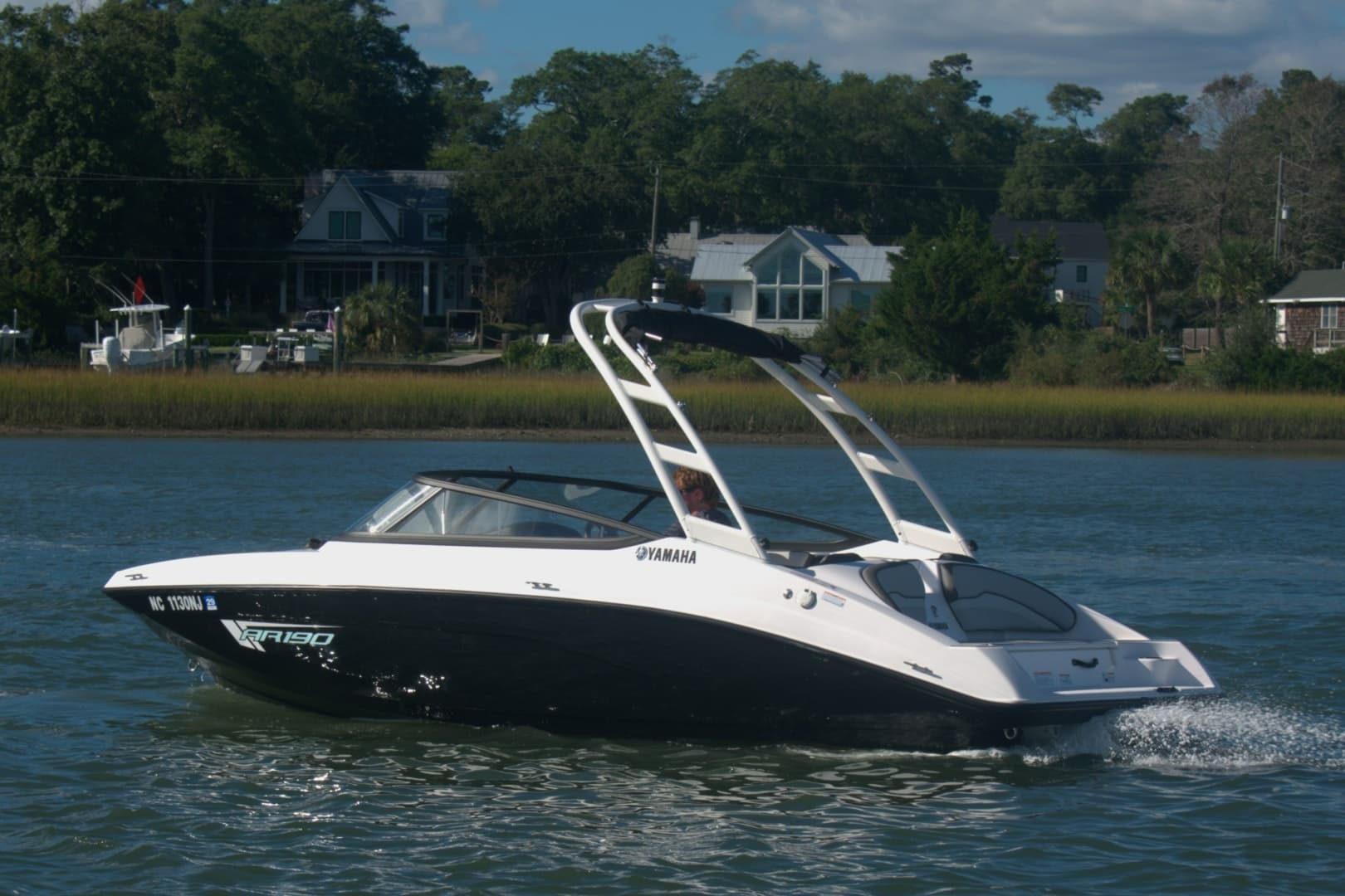 2025 Yamaha Boats AR190