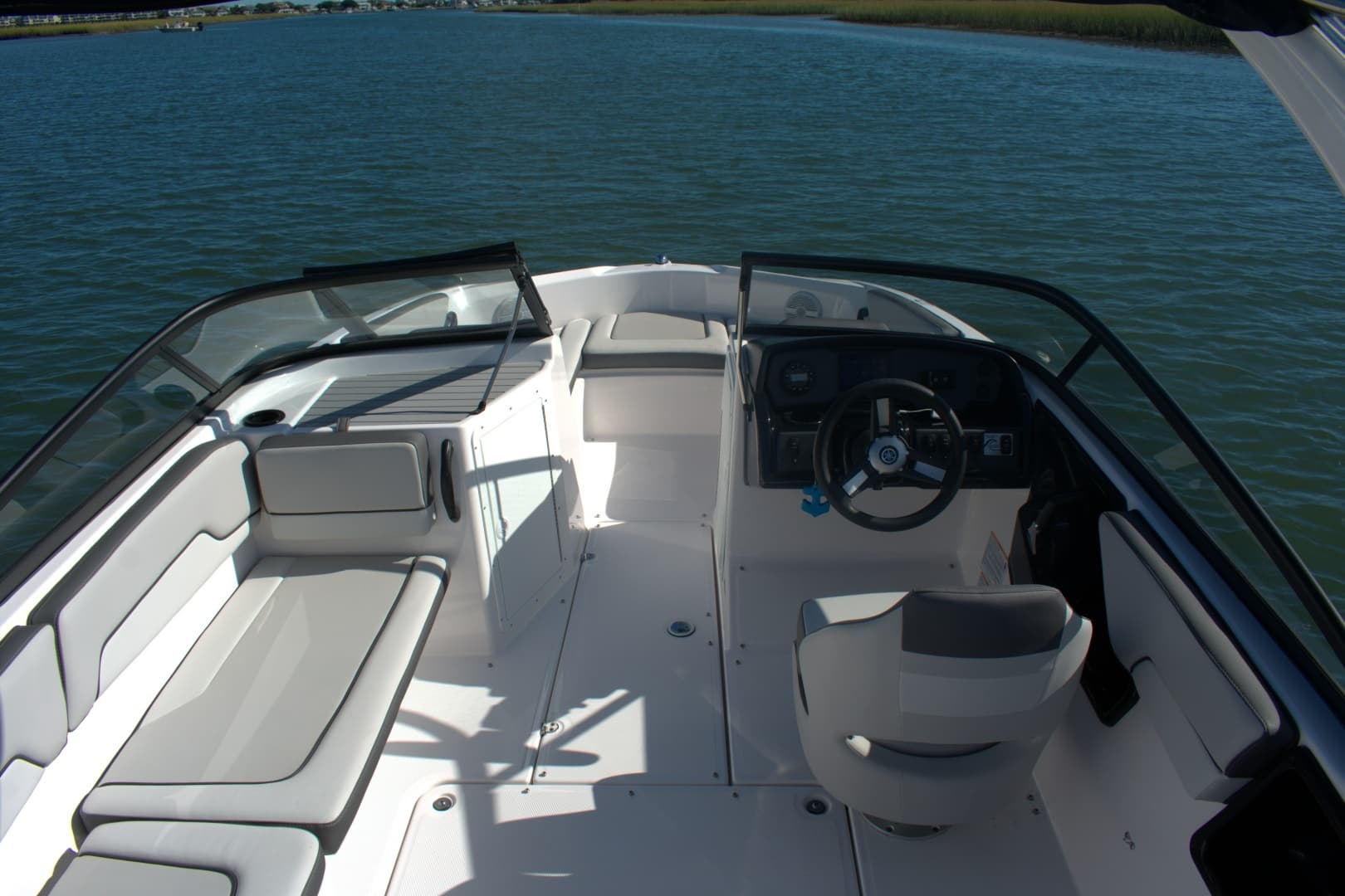 2025 Yamaha Boats AR190