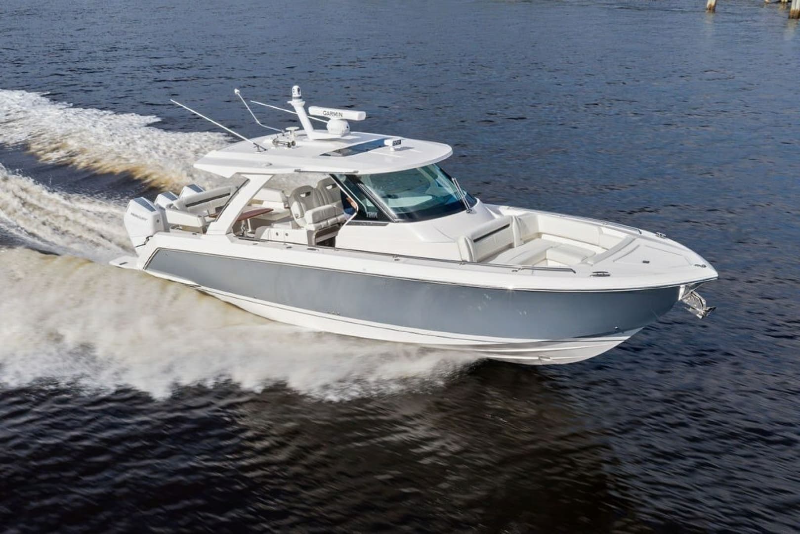 2024 Tiara Yachts 38 LS