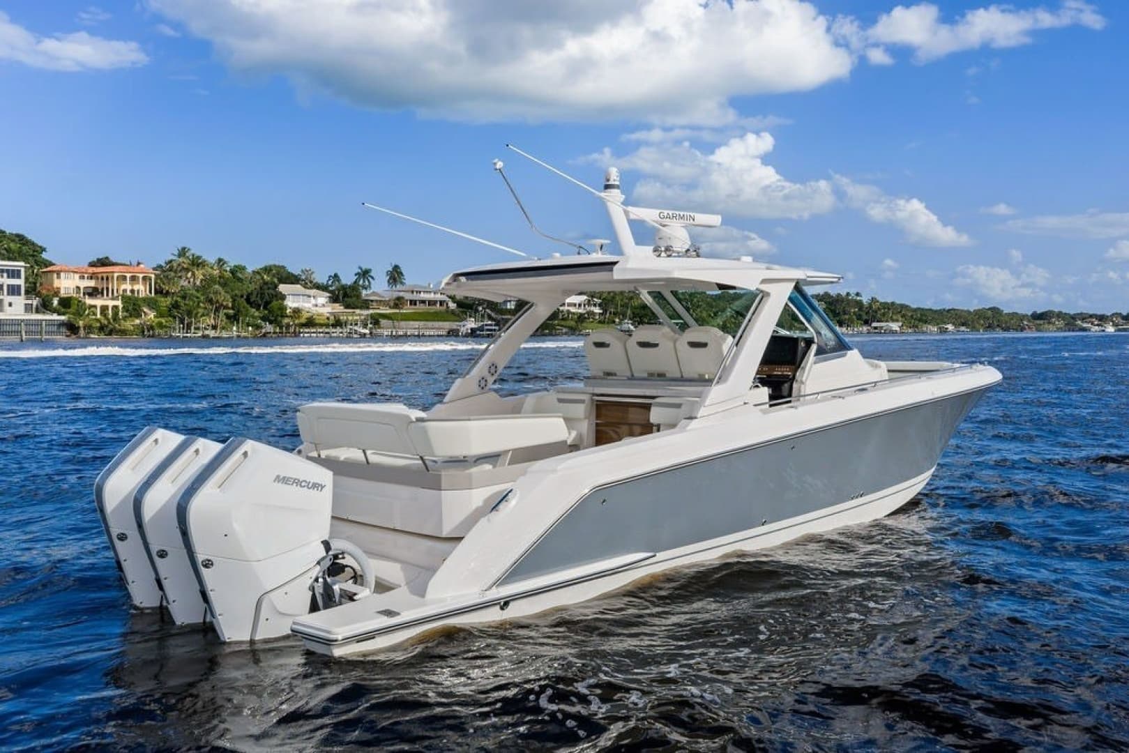 2024 Tiara Yachts 38 LS