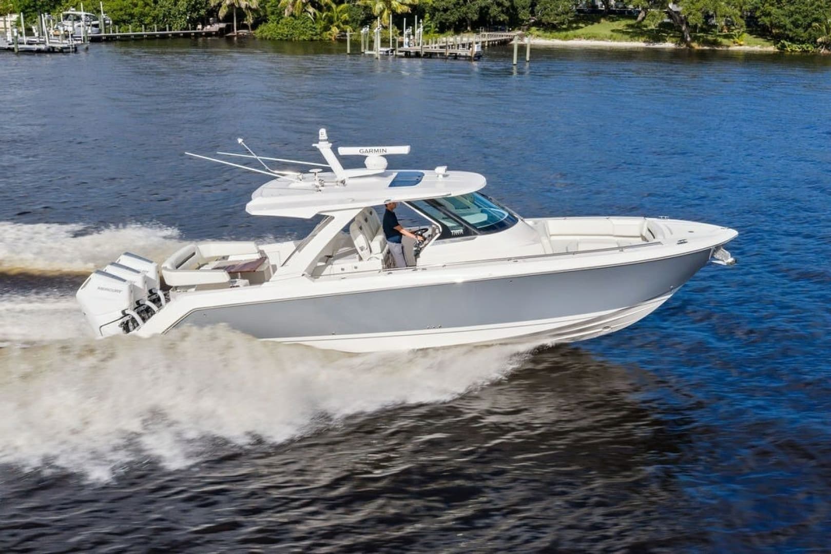 2024 Tiara Yachts 38 LS