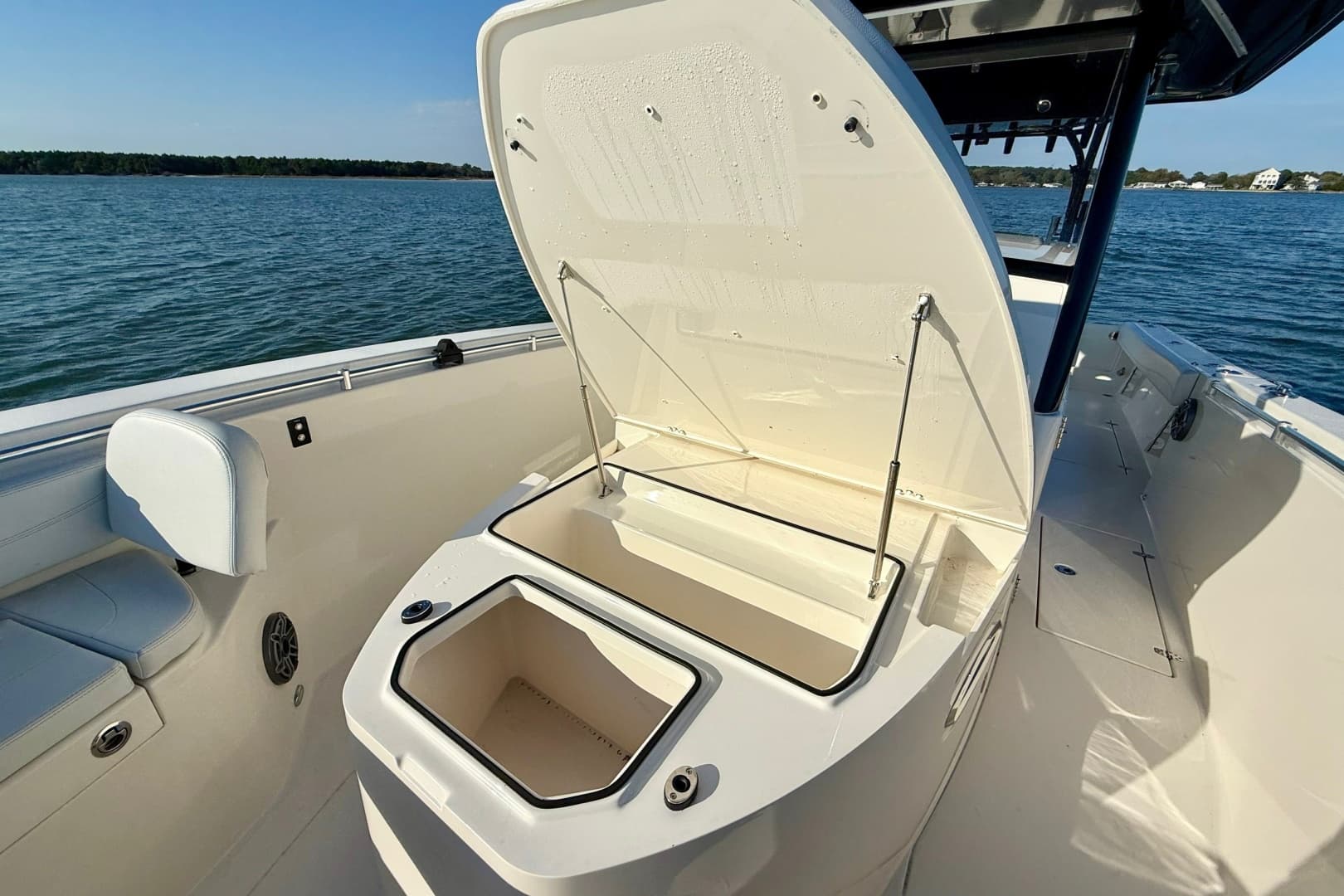 2023 Cobia 350 Center Console
