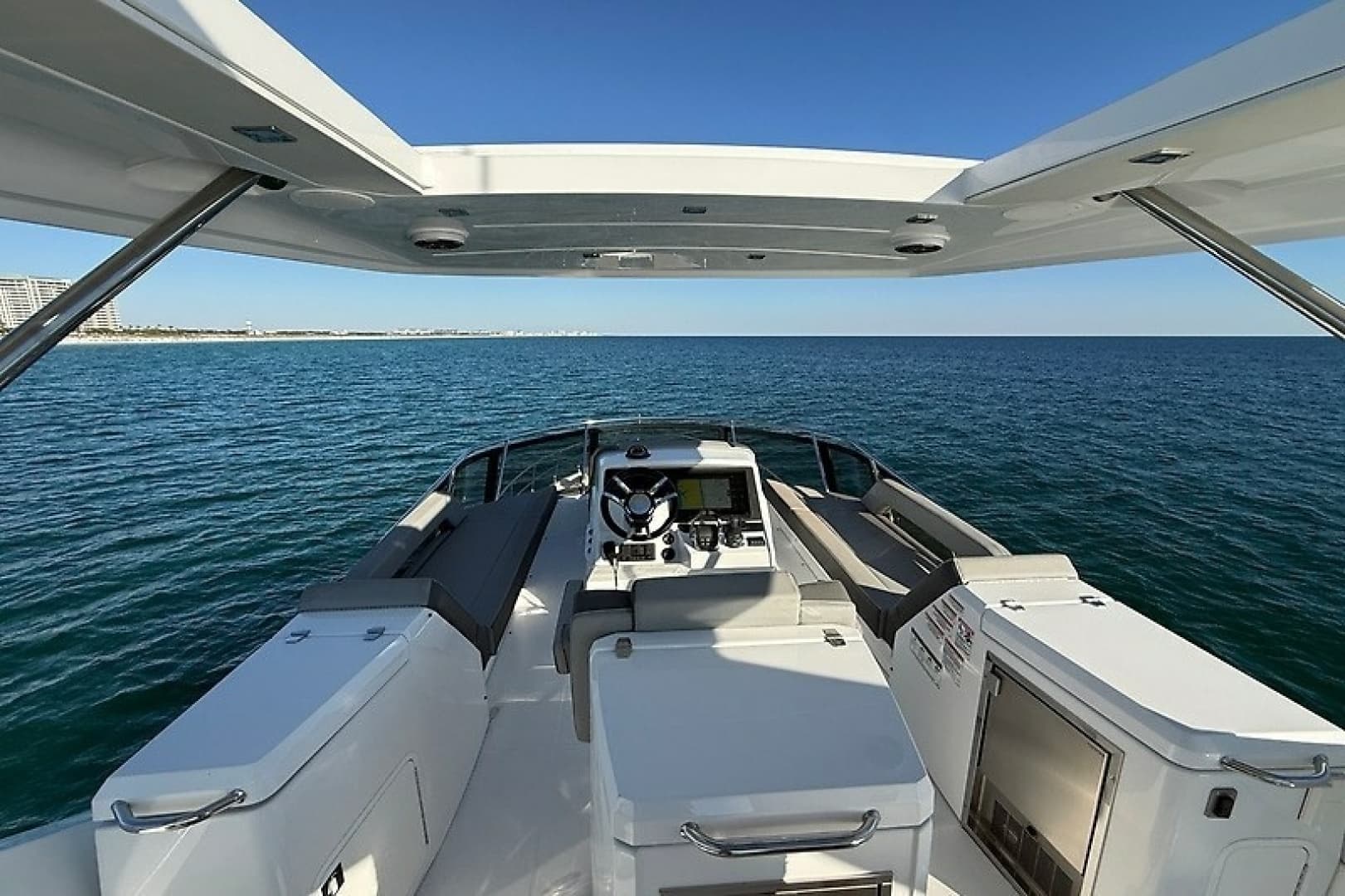 2023 Cruisers Yachts 60 Fly