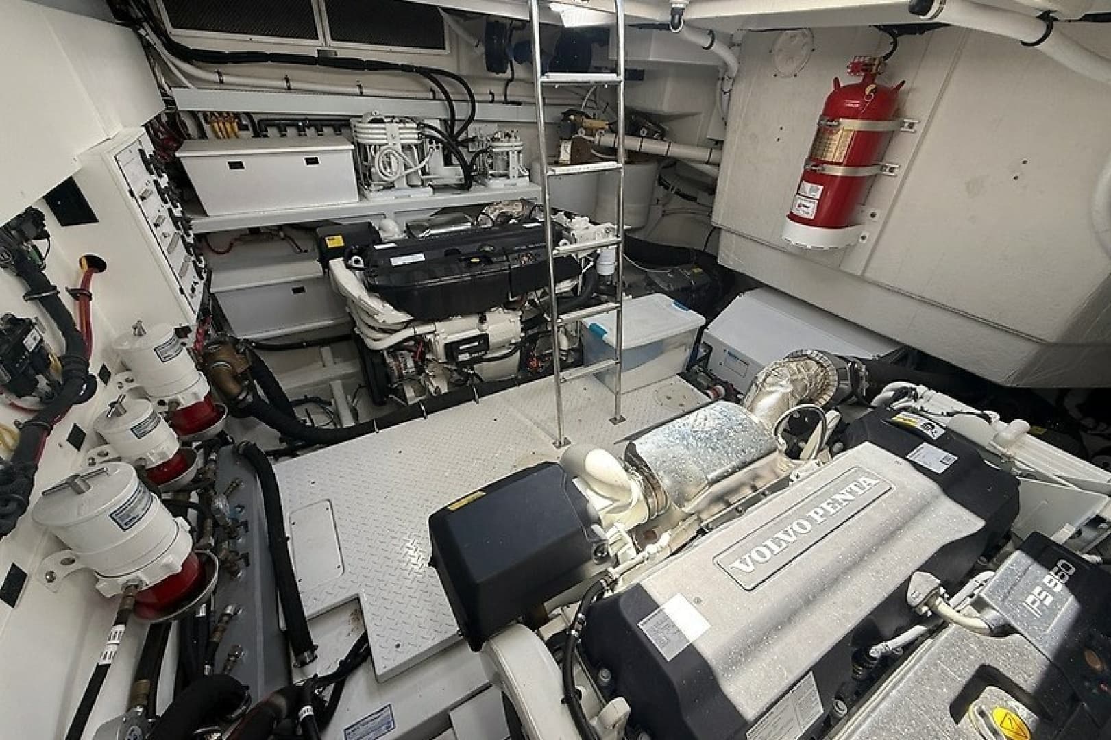 2023 Cruisers Yachts 60 Fly