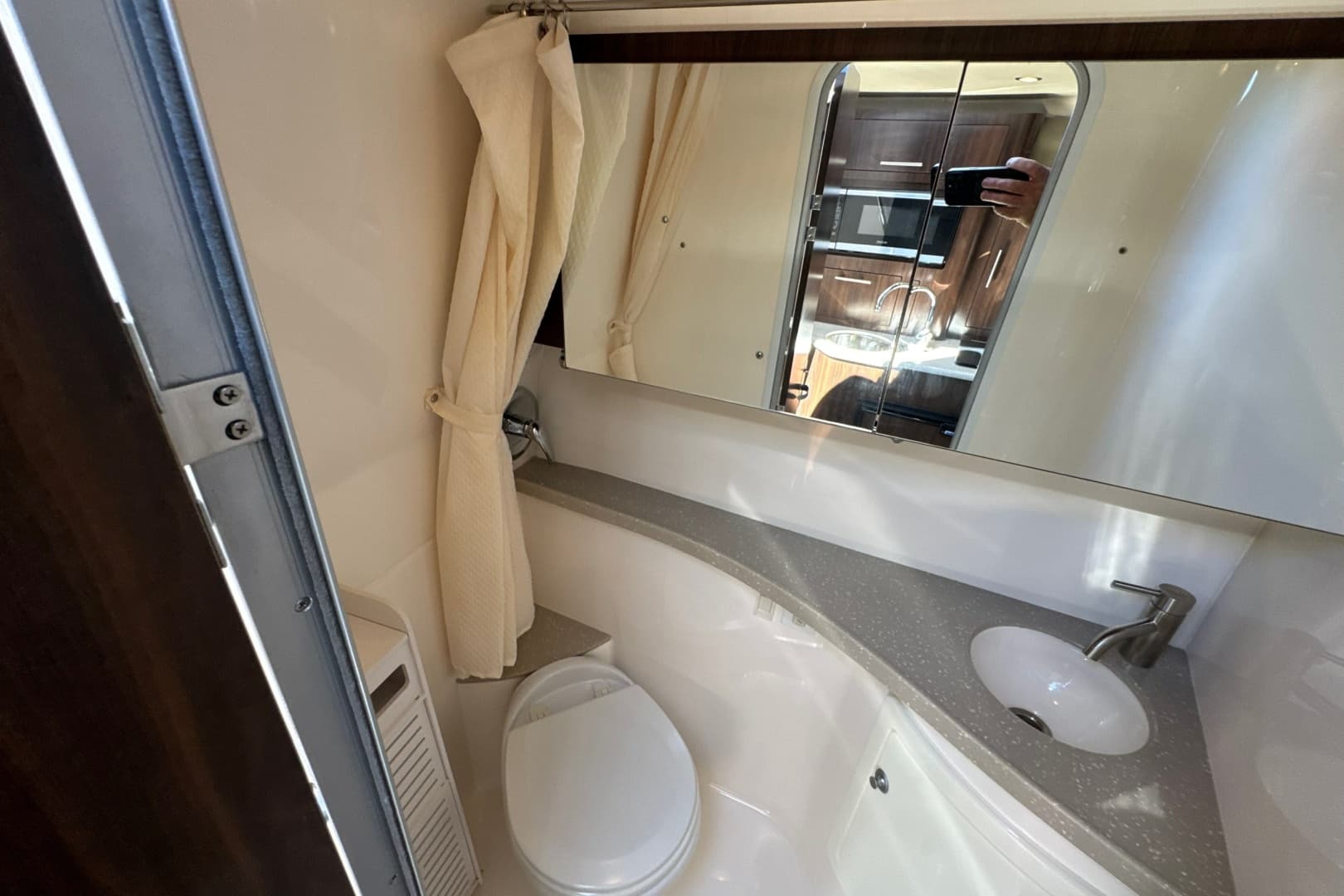 2017 Regal 28 Express