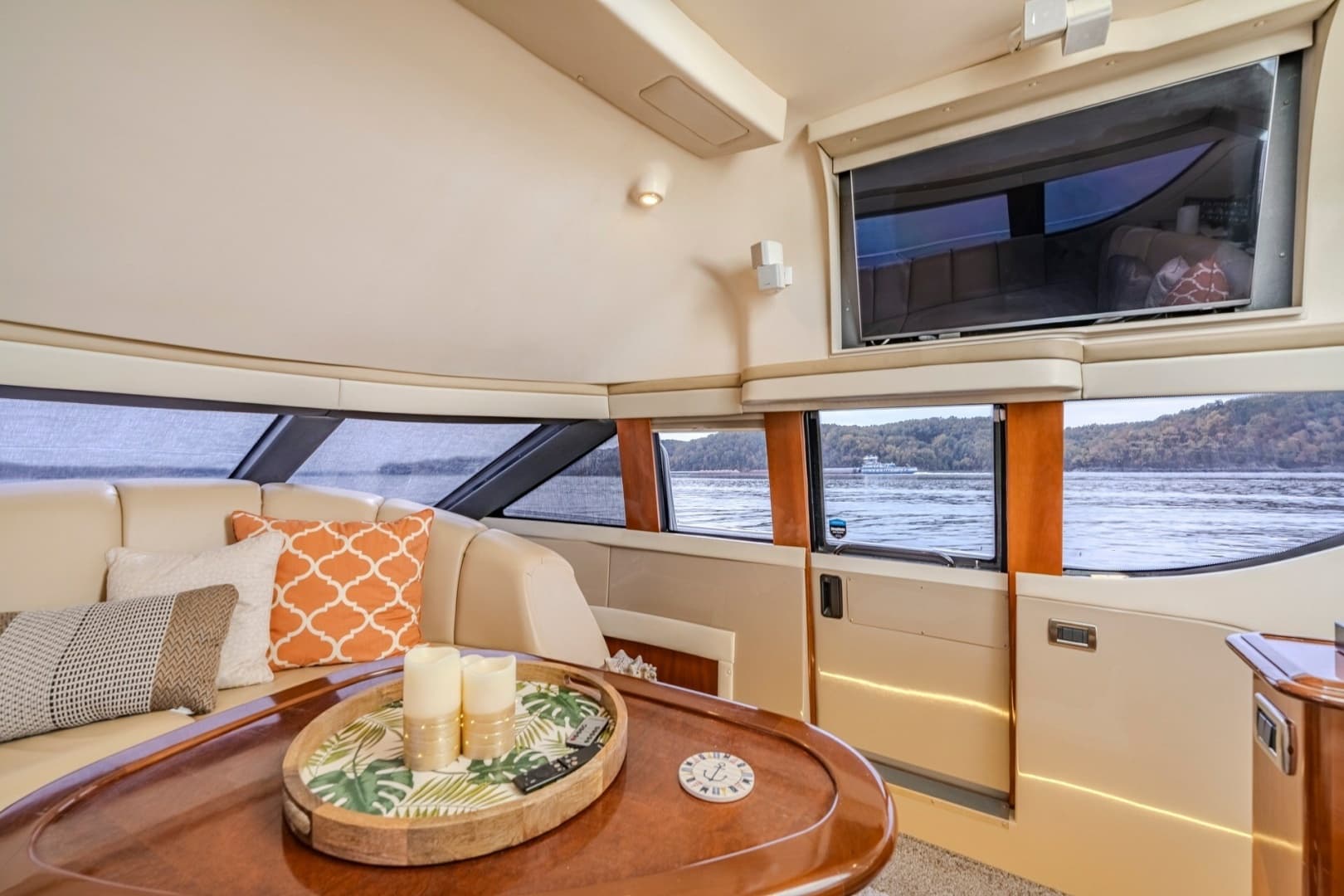 2006 Carver 56 Voyager