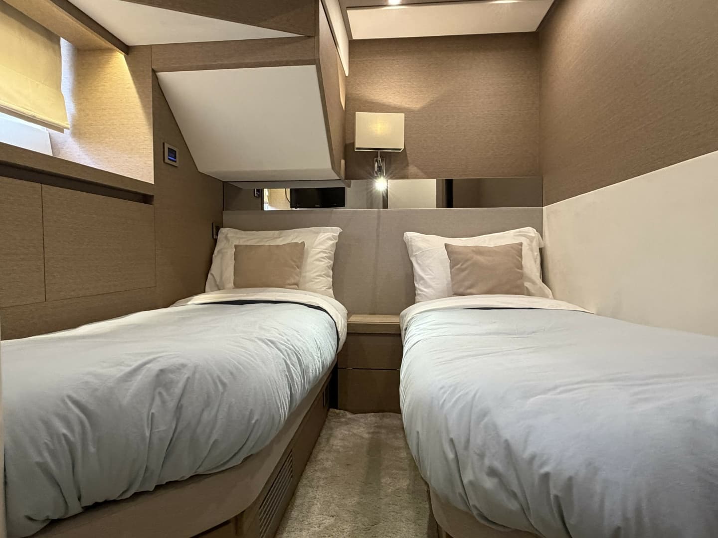 2018 Prestige 680 Flybridge