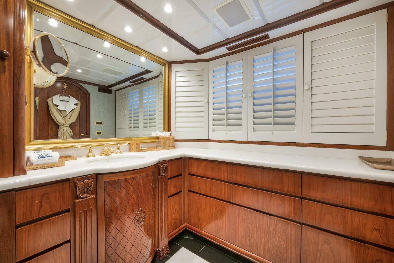 2002 Sovereign Raised Pilothouse