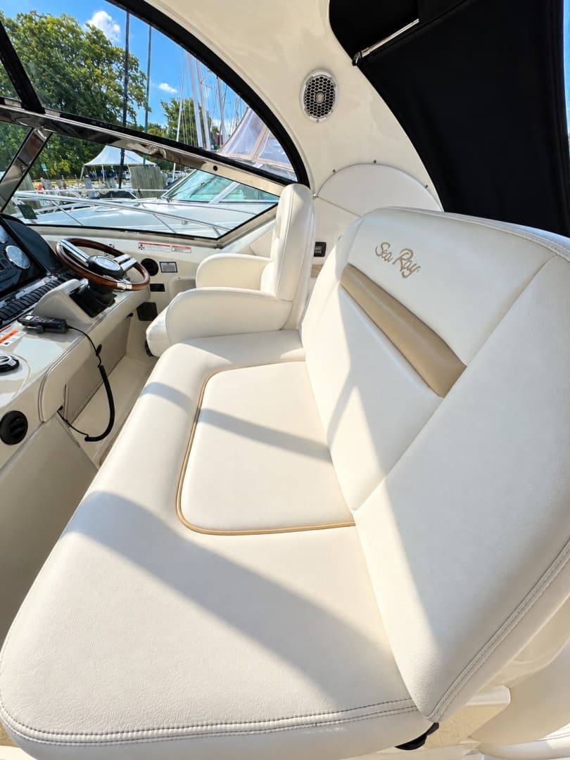 2010 Sea Ray 390 Sundancer