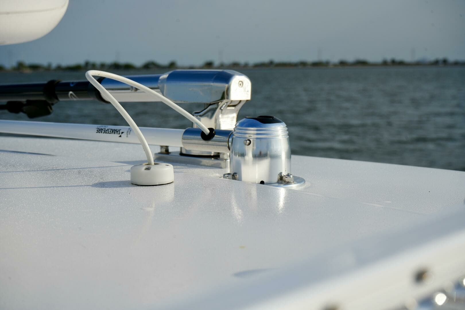 Reef Runner 23 - Shakespeare Antenna