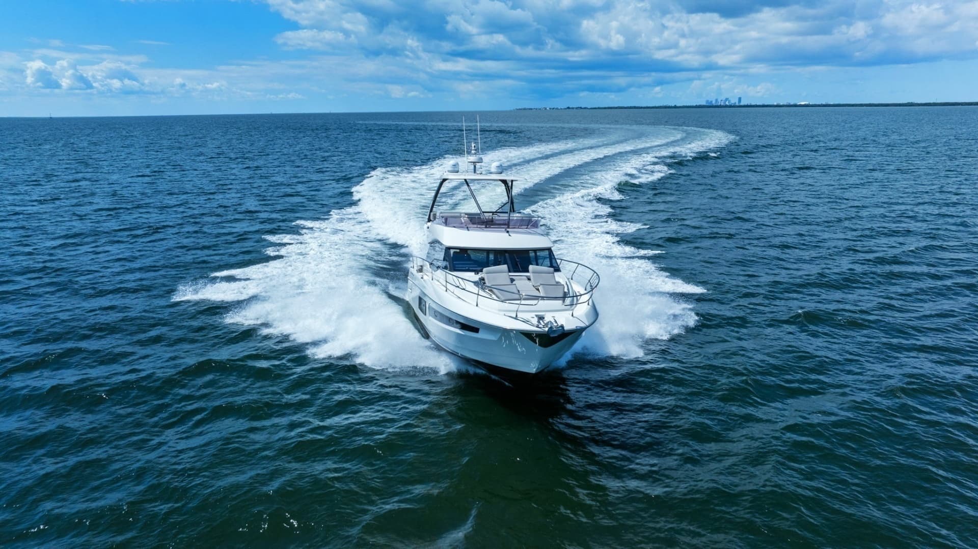 2020 Prestige 460 Flybridge