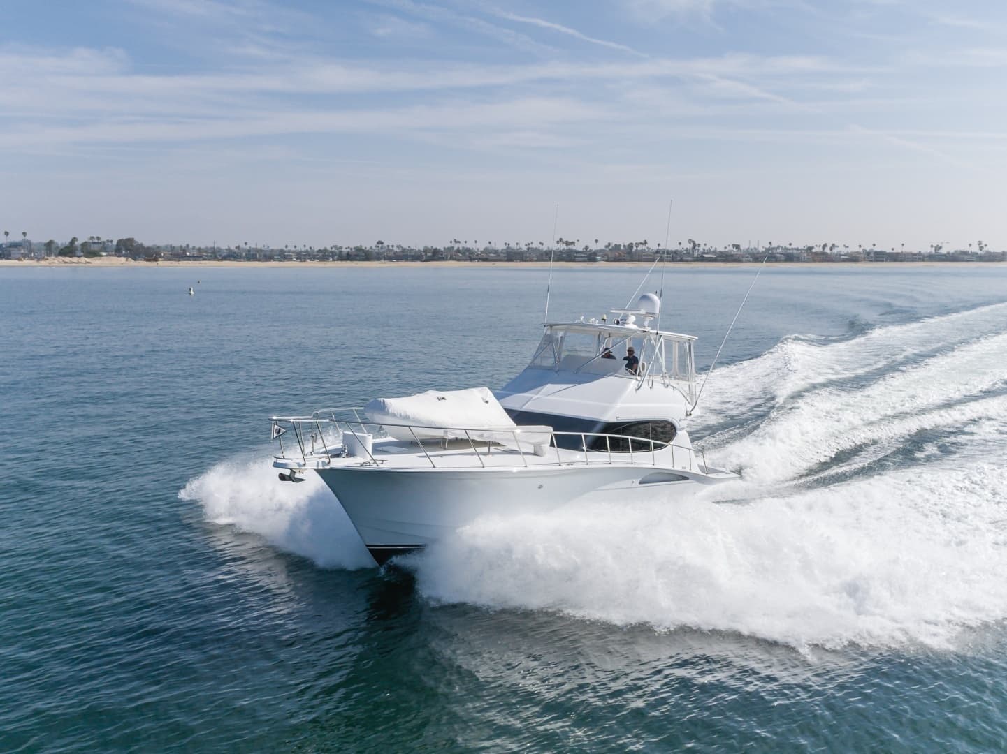 2003 Hatteras 54 Convertible - "BRAINWAVE": Dynamic Bow View in Motion