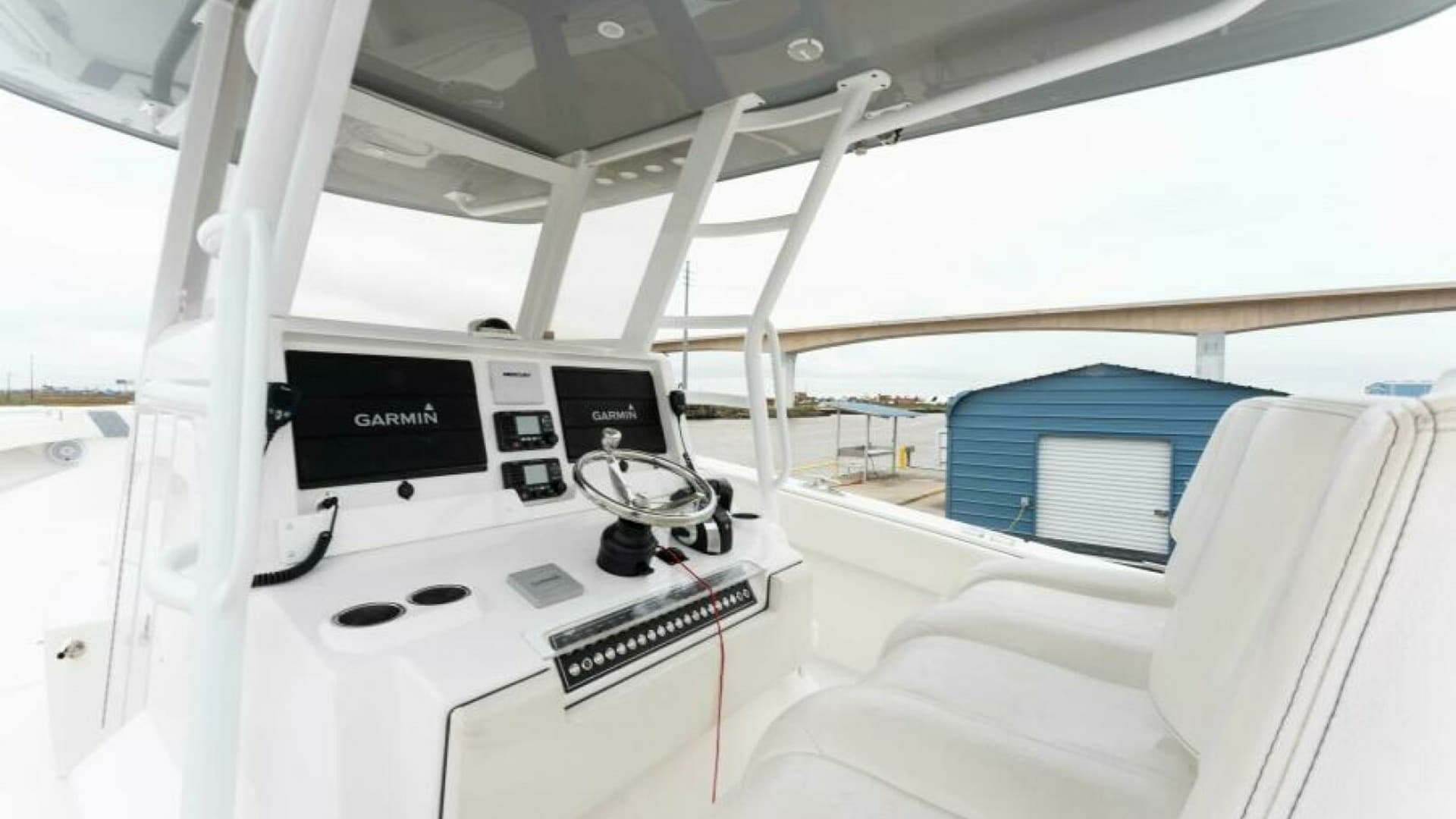 2019 Invincible 39 Open