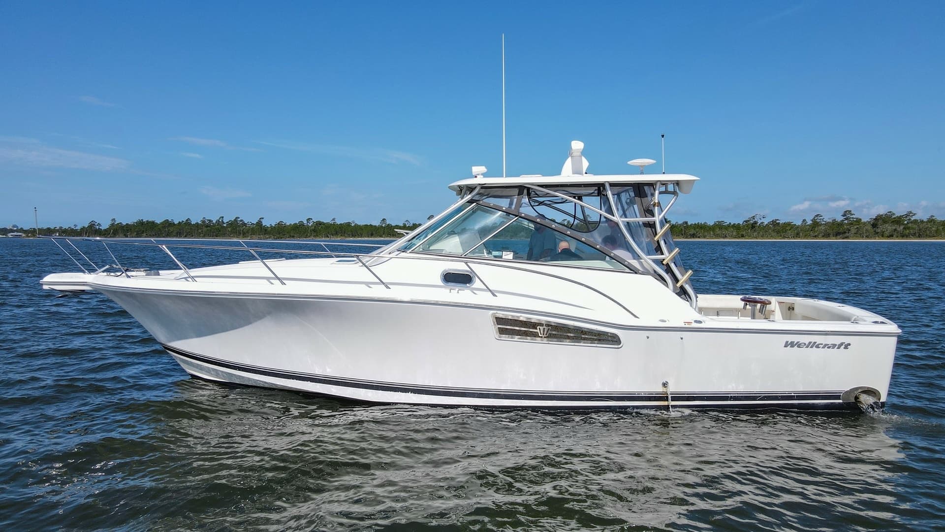 Profile View of 2006 Wellcraft 360 Coastal