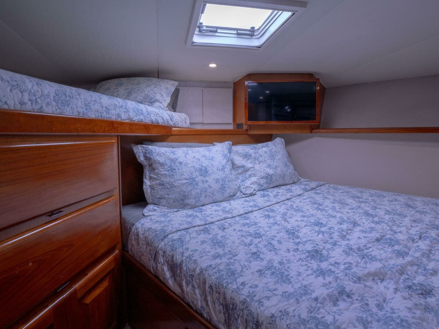 Viking 58 BAREFOOT - Guest Stateroom Aft
