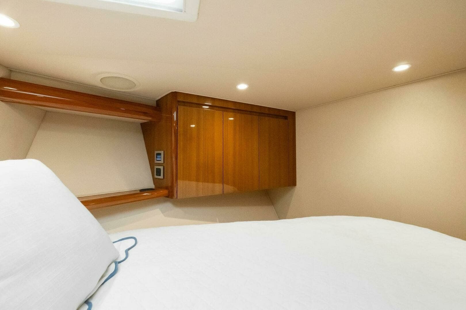 2015 Viking 52 Open "Terrabbean" - Stateroom