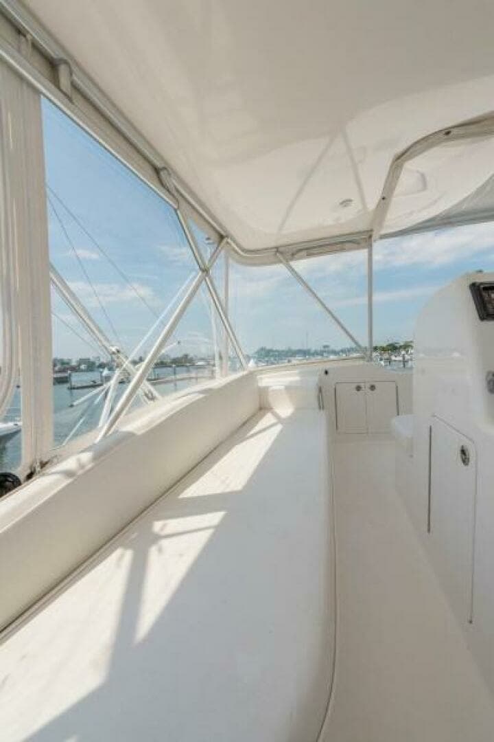 Post 53 - Ros Lyn - Flybridge
