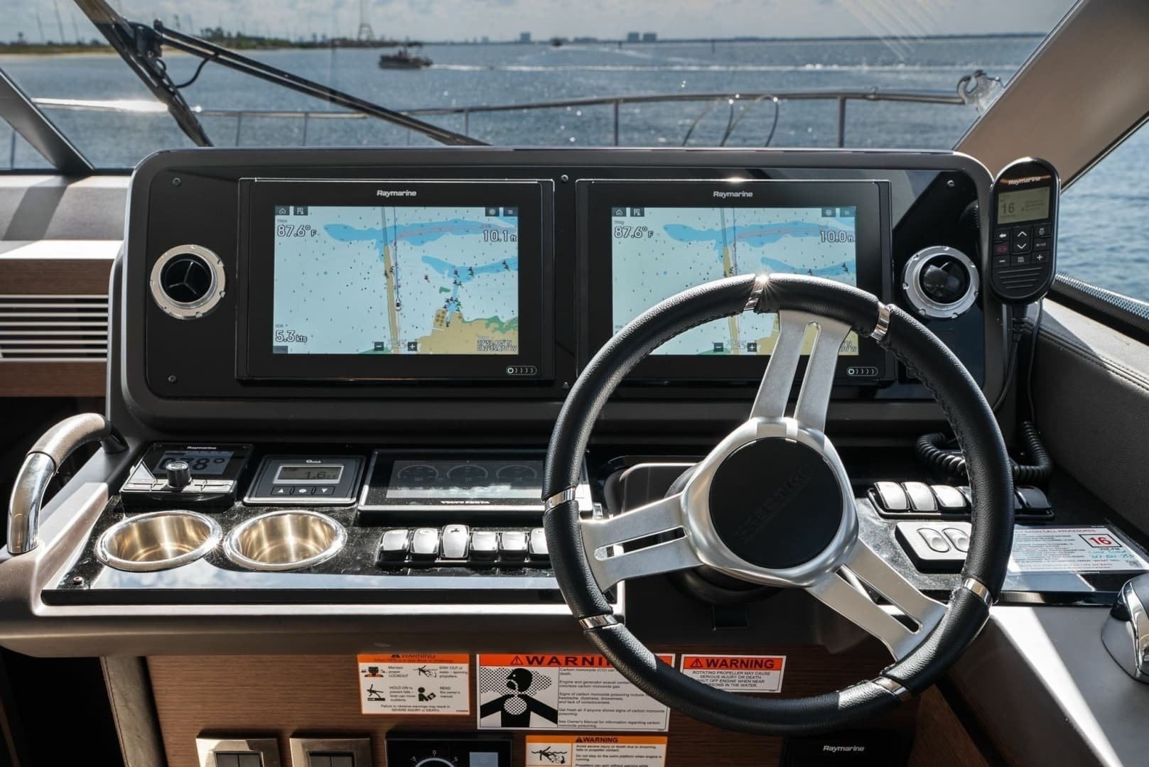 2020 Prestige 460 Flybridge