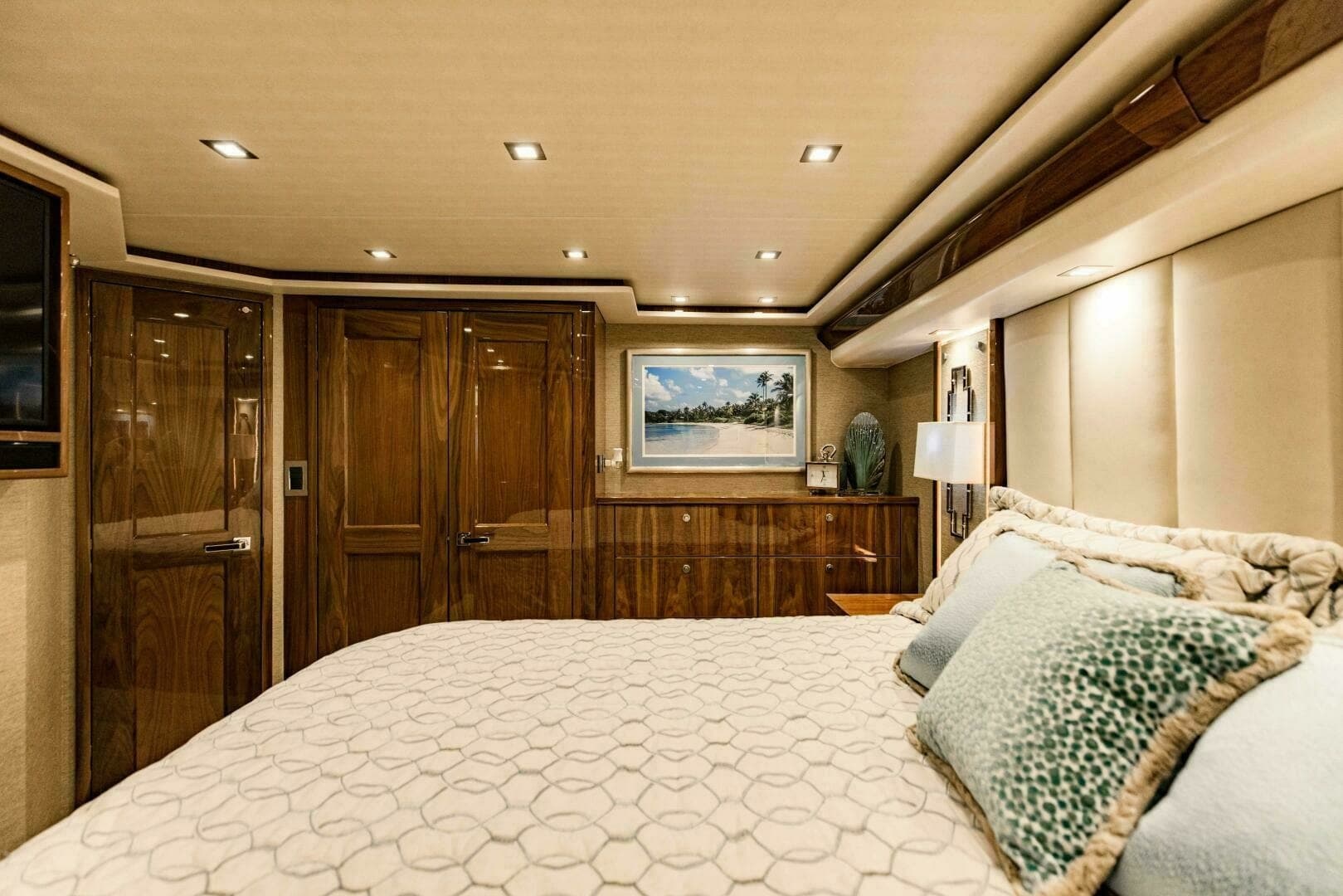 2020 Viking 72 Enclosed Bridge