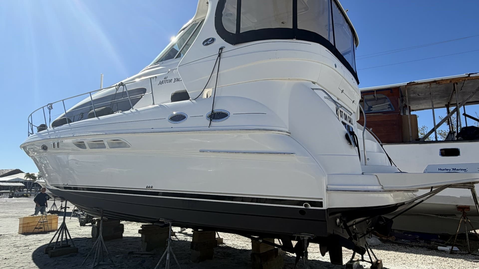 Aft View of Sea Ray 40 Motor Yacht