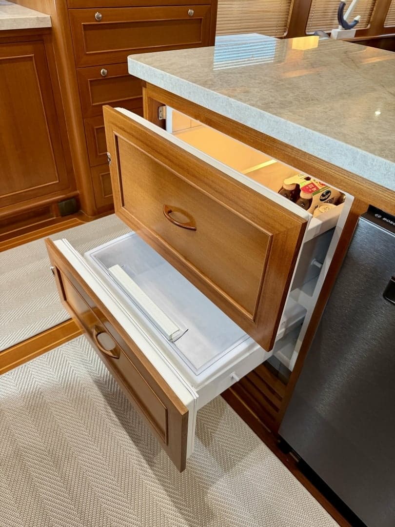 Alaskan 70 OHANA - Galley Freezer Drawers